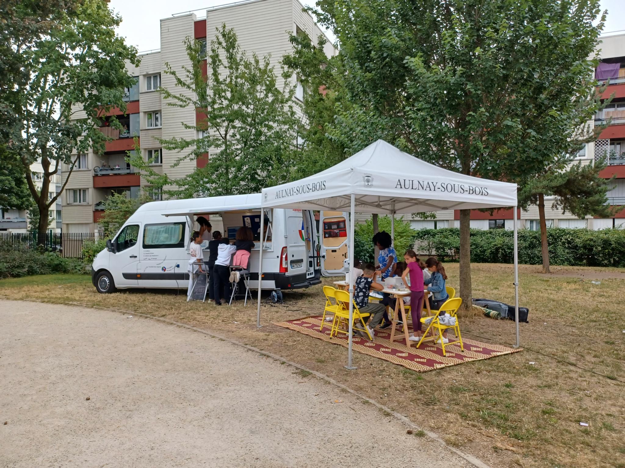 Photo du déplacement à Aulnay-sous-Bois dans le cadre de la démarche Itinéraires numériques